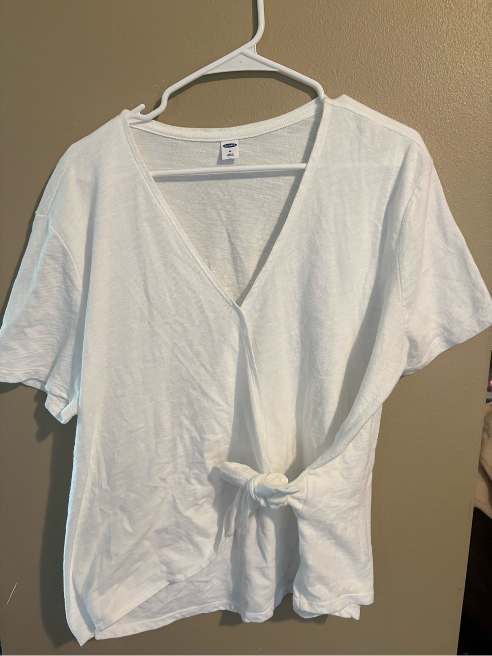 Old Navy White V-Neck Short Sleeve Tie-Front Tee